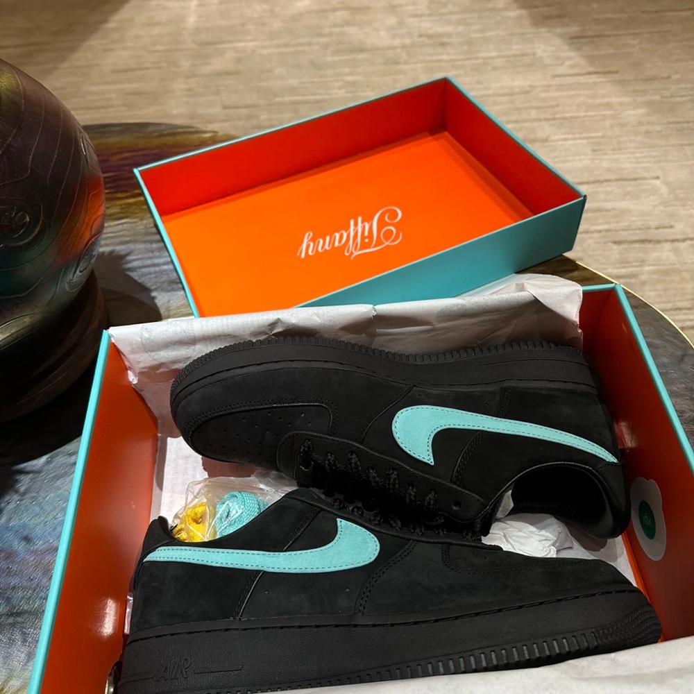 Nike Black and Teal Sneakers